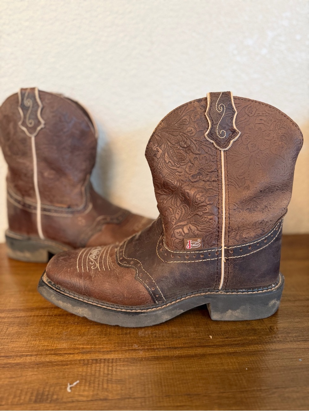 Justin Boots Brown Embossed Western Pull-On Heeled Boots